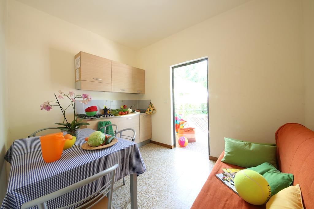 Butterfly Camping Village Peschiera del Garda Phòng bức ảnh