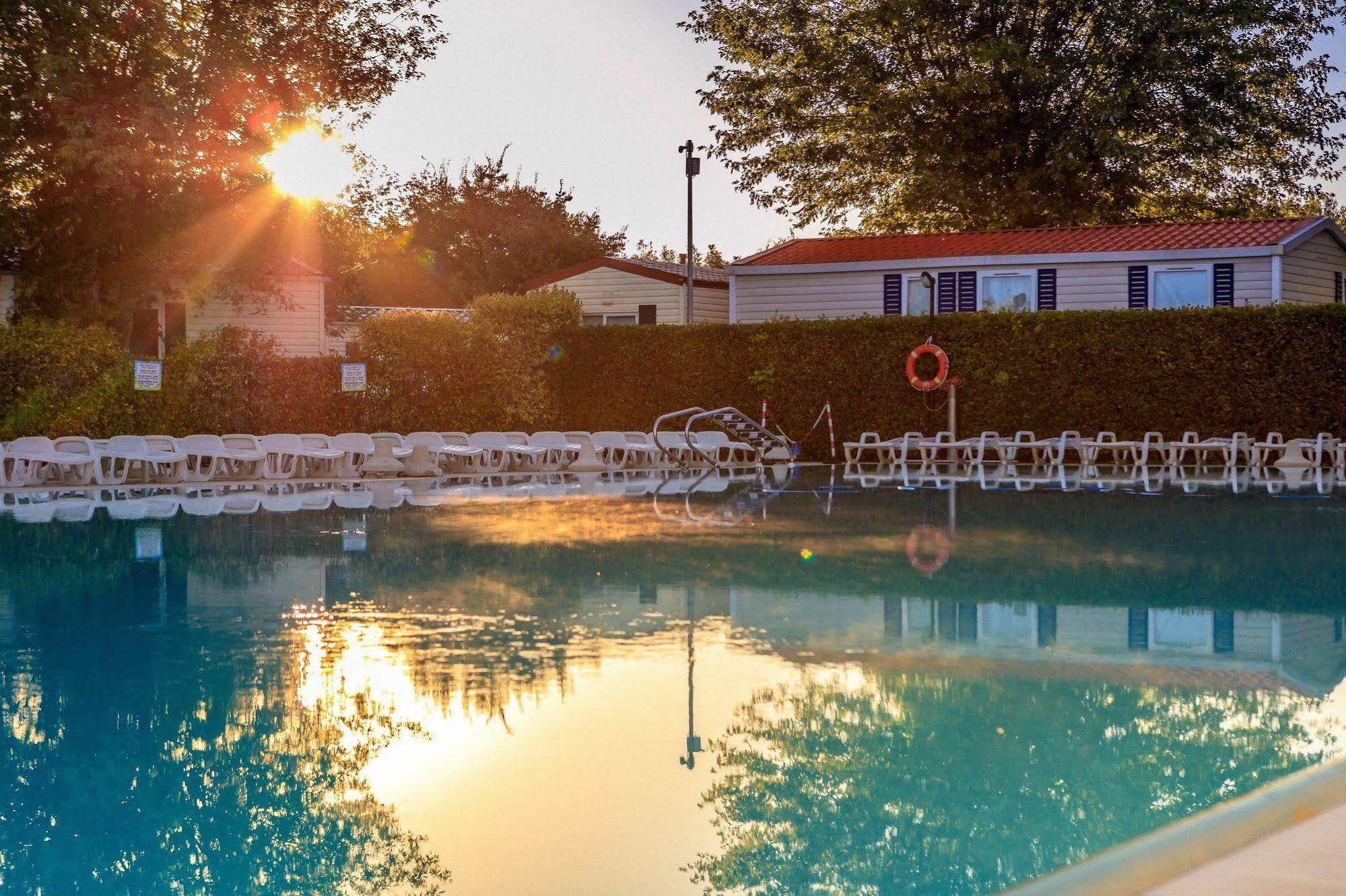 Butterfly Camping Village Peschiera del Garda Ngoại thất bức ảnh