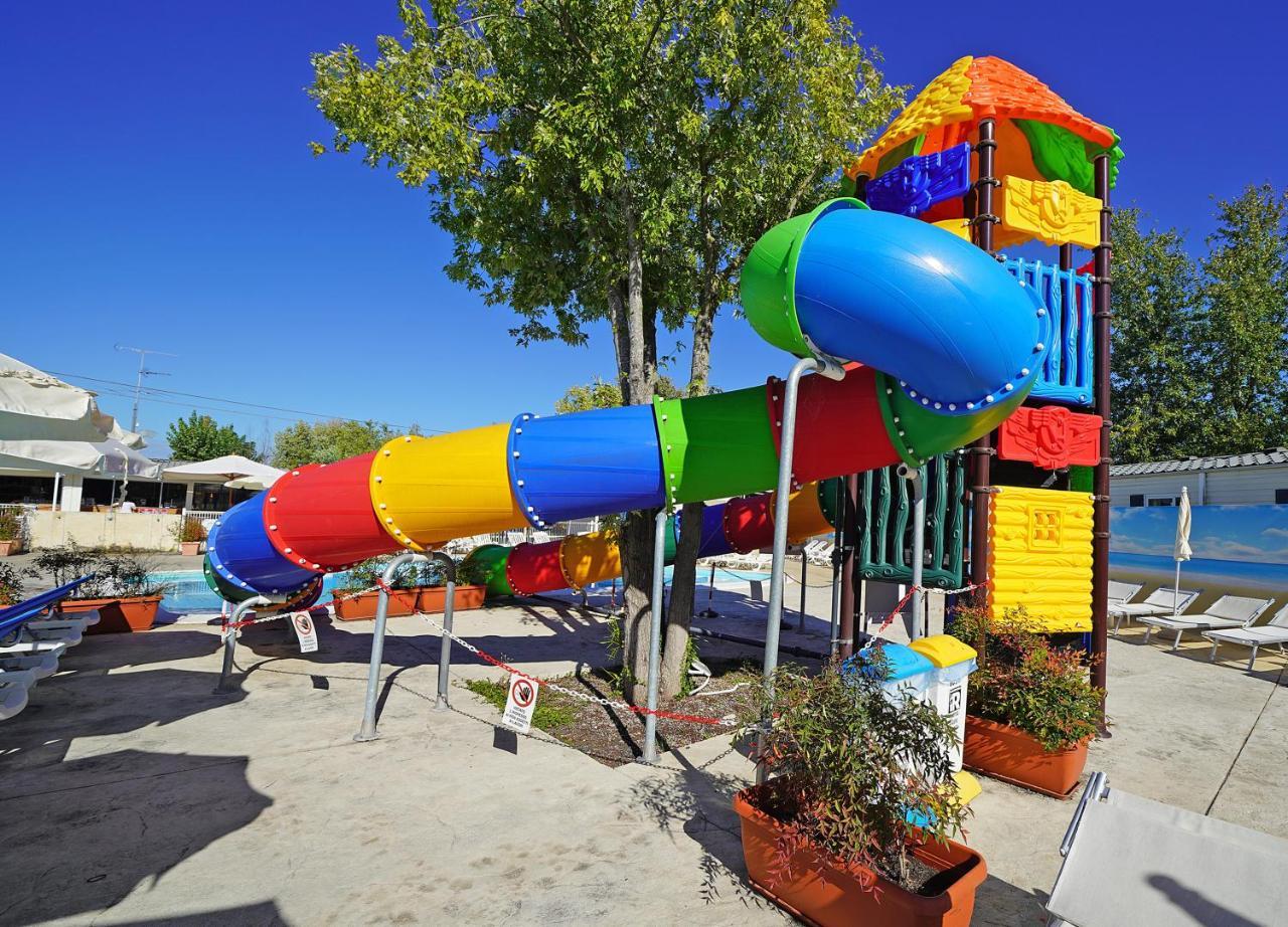 Butterfly Camping Village Peschiera del Garda Ngoại thất bức ảnh